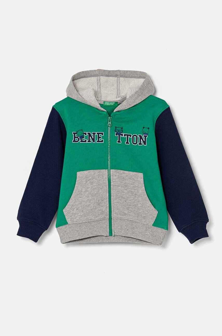 

Детски памучен суичър United Colors of Benetton в зелено с качулка с десен 3J68G5034, Зелен