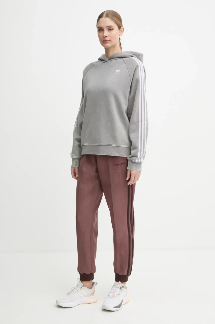Кофта adidas Originals Wash Hoodie женская цвет серый с капюшоном с аппликацией IW3414 Кофта adidas Originals Wash Hoodie женская цвет серый с капюшоном с аппликацией IW3414