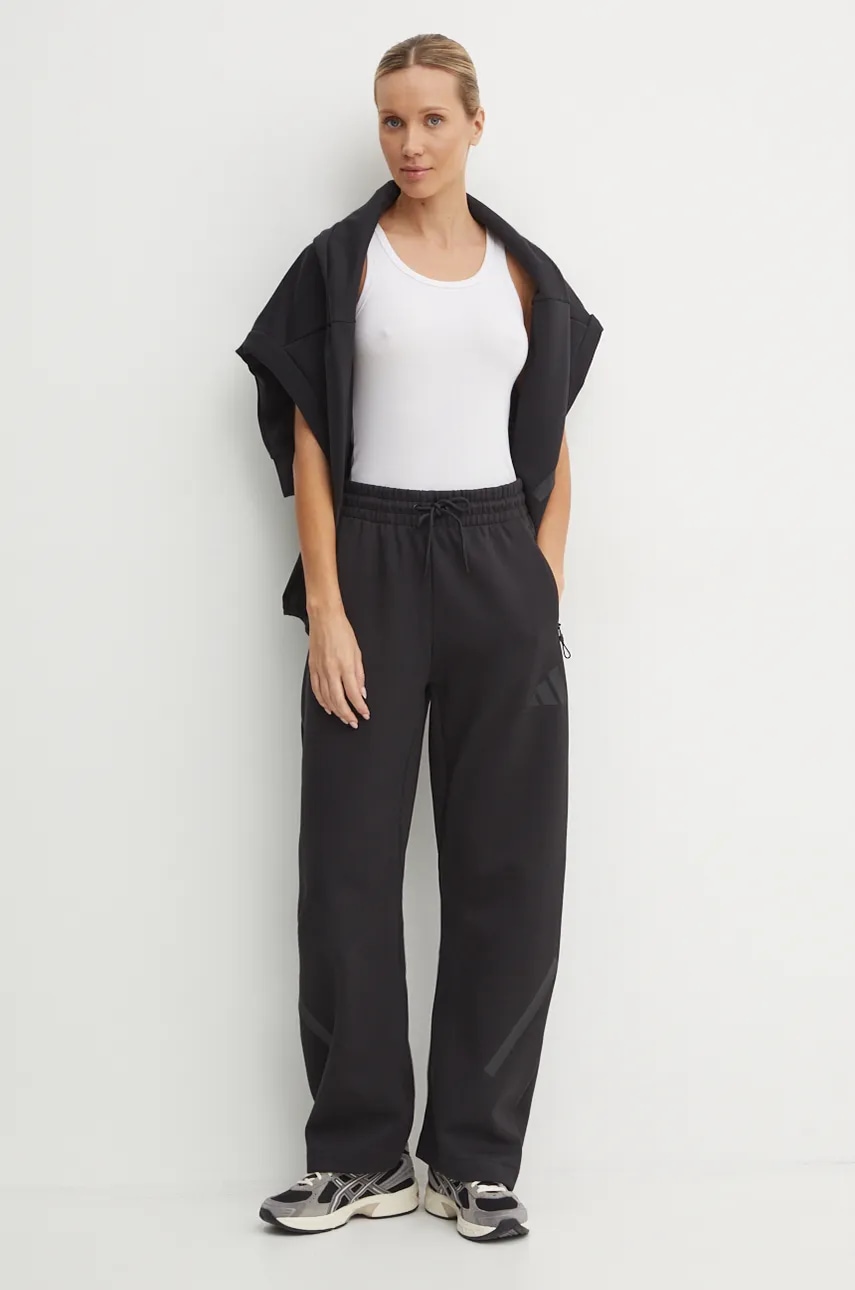 Кофта adidas ZNE женская цвет чёрный с капюшоном с принтом JE7860 Кофта adidas ZNE женская цвет чёрный с капюшоном с принтом JE7860