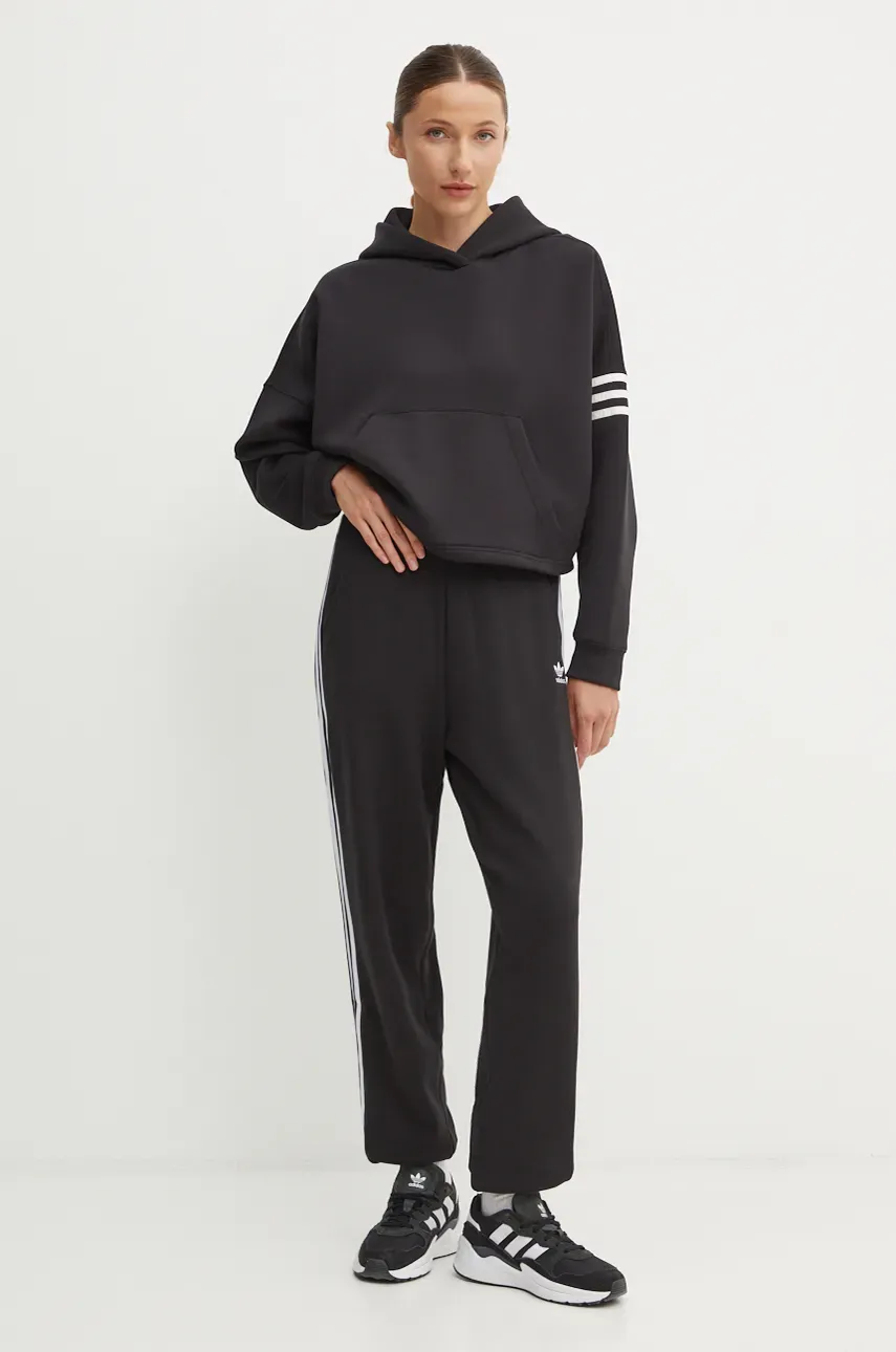 Кофта adidas Originals Neuclassics женская цвет чёрный с капюшоном однотонная IW5607 Кофта adidas Originals Neuclassics женская цвет чёрный с капюшоном однотонная IW5607