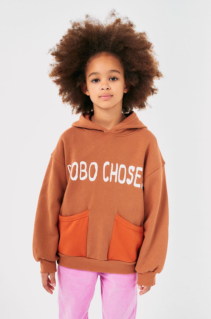 Bobo Choses hanorac de bumbac pentru copii culoarea maro, cu glugă, cu imprimeu, 224AC060 Bobo Choses hanorac de bumbac pentru copii culoarea maro, cu glugă, cu imprimeu, 224AC060