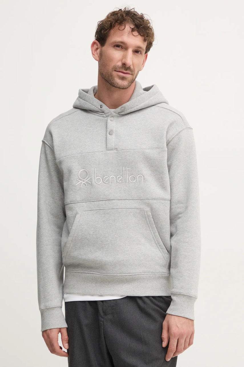 Кофта United Colors of Benetton чоловіча колір сірий з капюшоном з аплікацією 3VVUU201P 