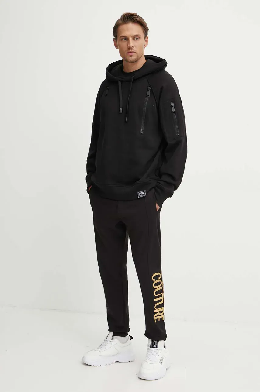 Хлопковая кофта Versace Jeans Couture мужская цвет чёрный с капюшоном однотонная 77GAI307 F0002 Хлопковая кофта Versace Jeans Couture мужская цвет чёрный с капюшоном однотонная 77GAI307 F0002