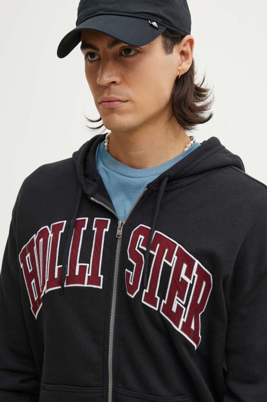 

Суичър Hollister Co. в черно с качулка с апликация KI322-4155, Черен