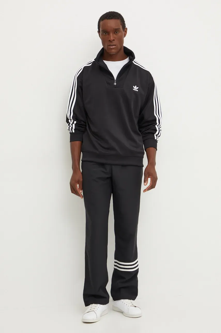 Кофта adidas Originals Funnelneck Tracktop мужская цвет чёрный с аппликацией IZ4803 Кофта adidas Originals Funnelneck Tracktop мужская цвет чёрный с аппликацией IZ4803