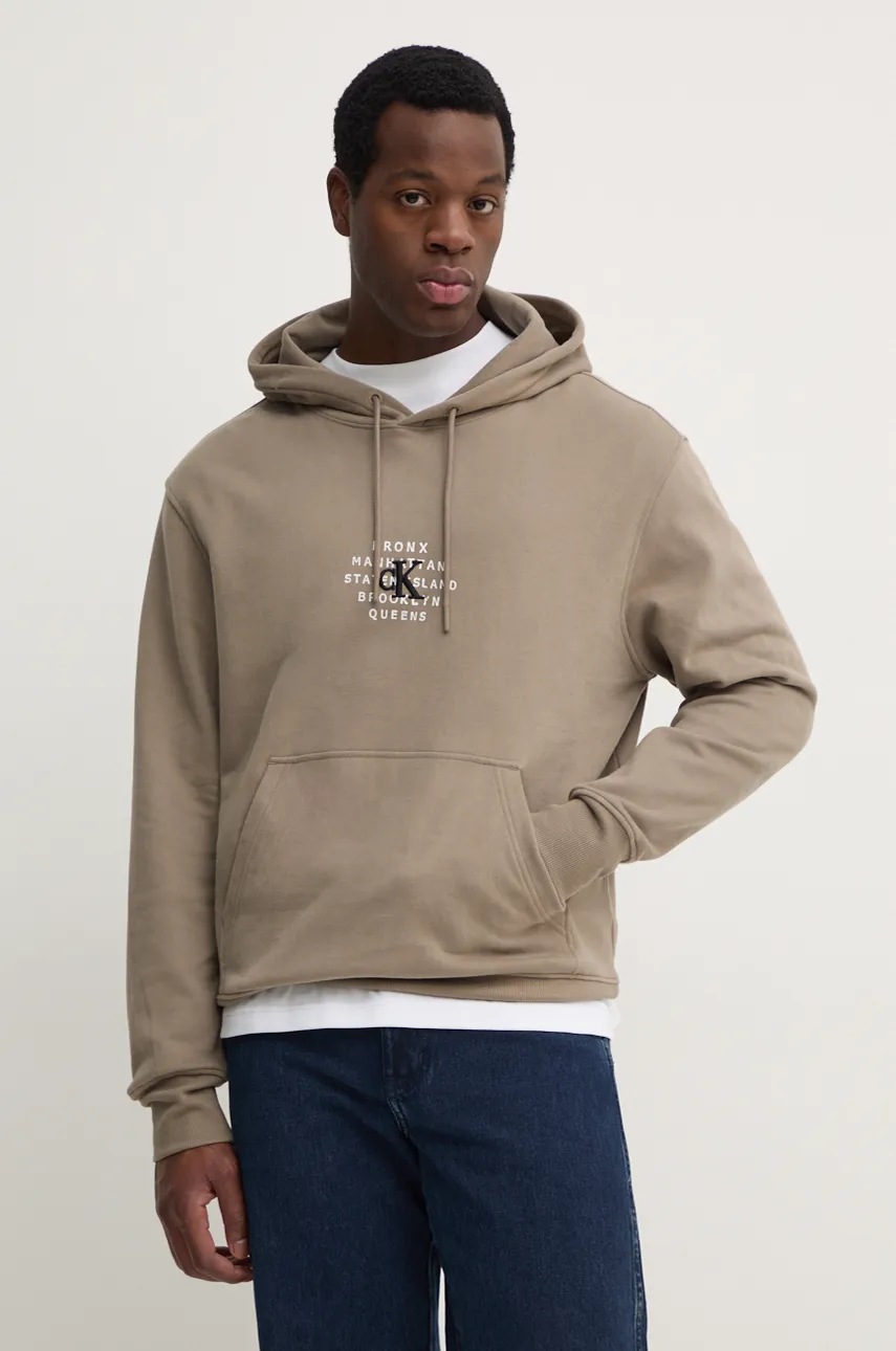 

Памучен суичър Calvin Klein Jeans в бежово с качулка с принт J30J326879, Бежов