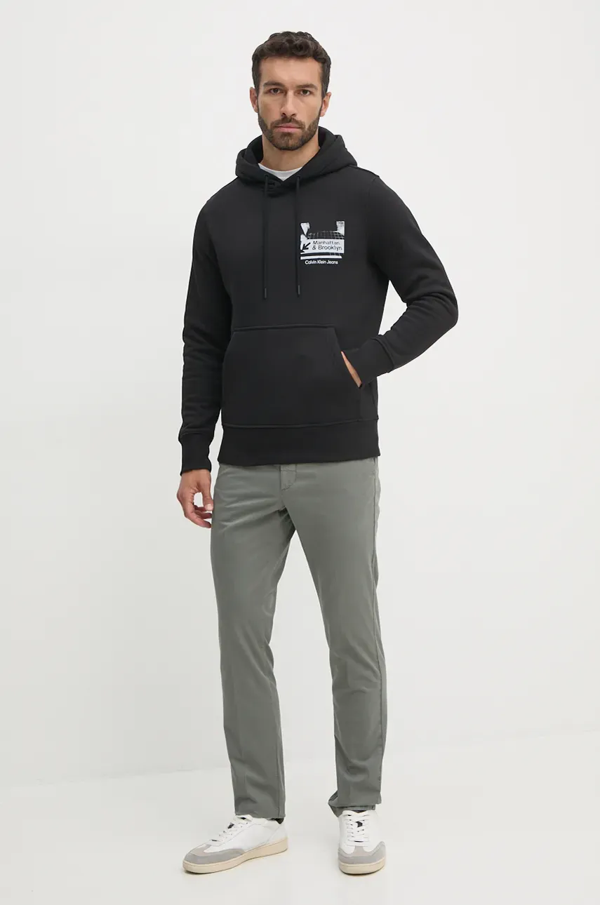 Кофта Calvin Klein Jeans мужская цвет чёрный с капюшоном с принтом J30J326880 Кофта Calvin Klein Jeans мужская цвет чёрный с капюшоном с принтом J30J326880