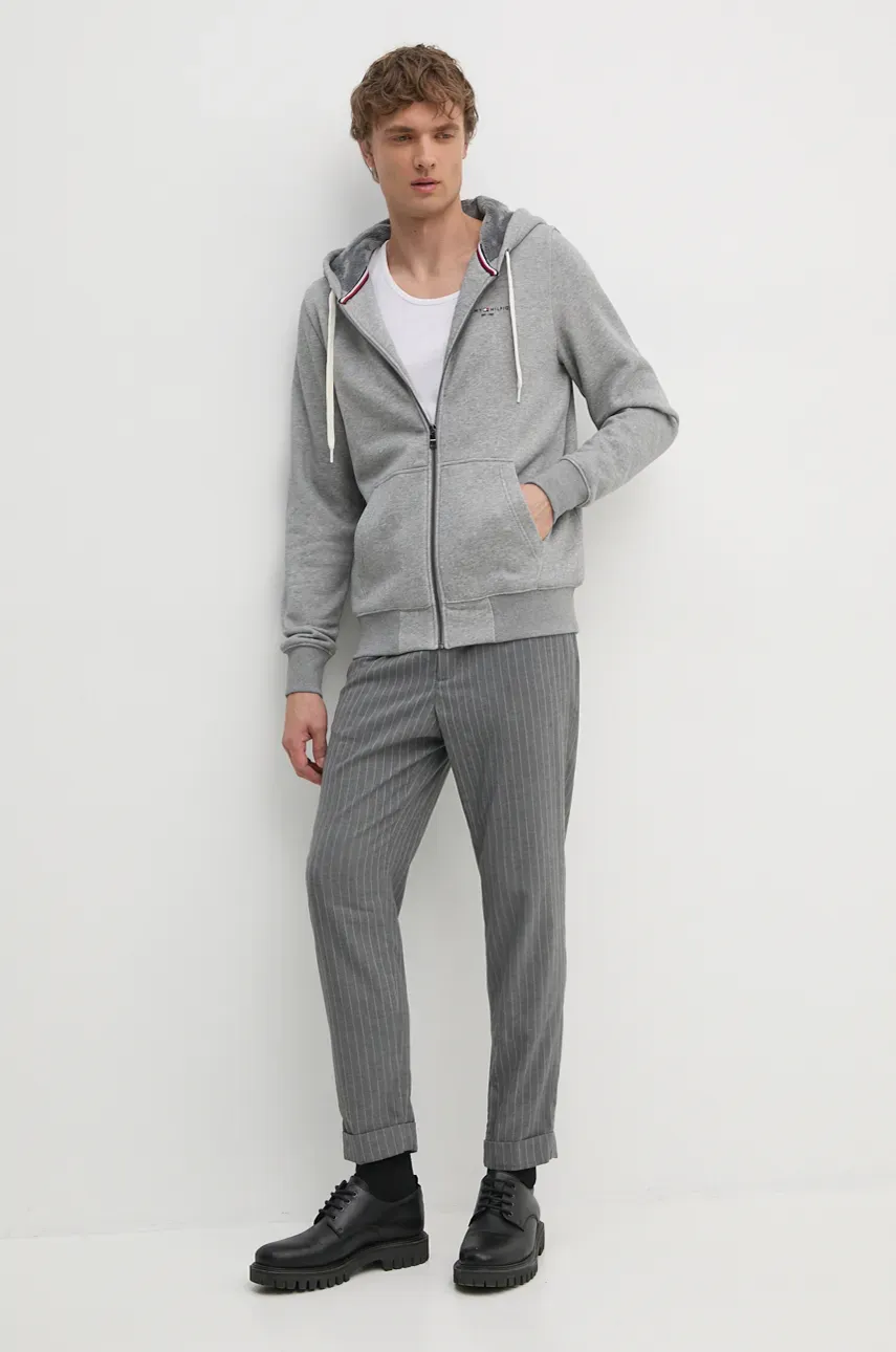 Кофта Tommy Hilfiger мужская цвет серый с капюшоном с принтом MW0MW37245 Кофта Tommy Hilfiger мужская цвет серый с капюшоном с принтом MW0MW37245