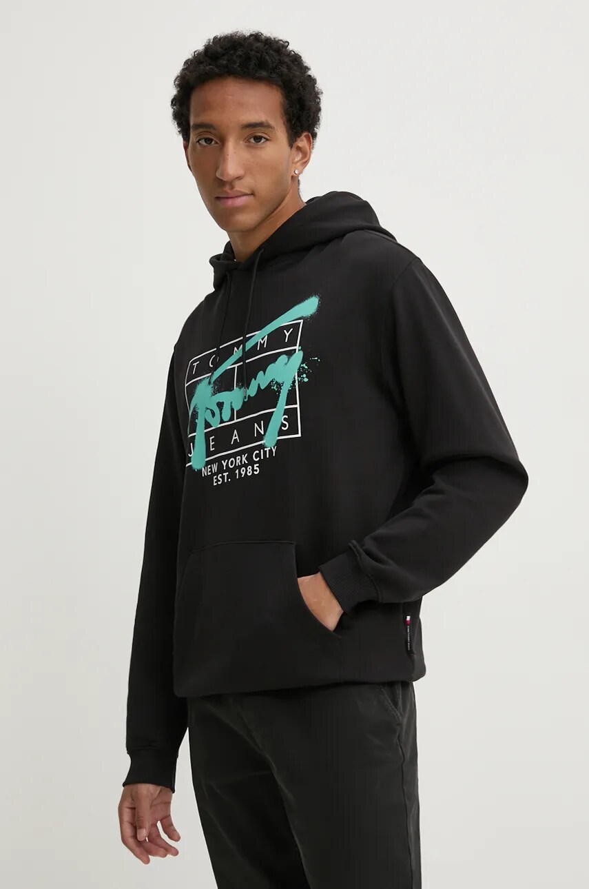 Tommy Jeans hanorac de bumbac barbati, culoarea negru, cu gluga, cu imprimeu, DM0DM20593