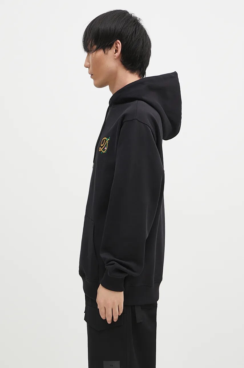 Хлопковая кофта Drôle de Monsieur Le Hoodie D Raisin мужская цвет чёрный с капюшоном с аппликацией E-HO170-CO127-BL Хлопковая кофта Drôle de Monsieur Le Hoodie D Raisin мужская цвет чёрный с капюшоном с аппликацией E-HO170-CO127-BL