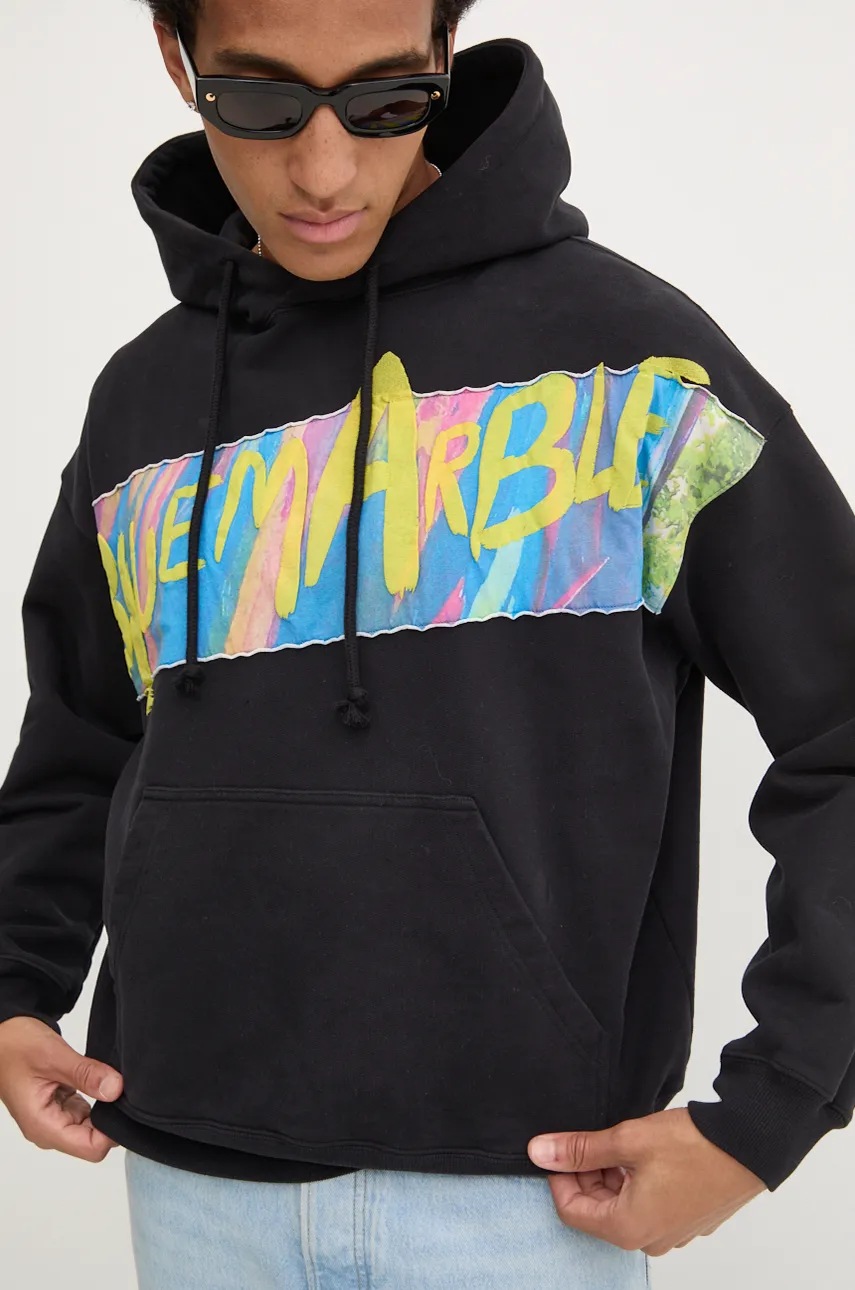 Βαμβακερή μπλούζα BLUEMARBLE χρώμα: μαύρο, με κουκούλα, HO01.FL05B24 φωτογραφία