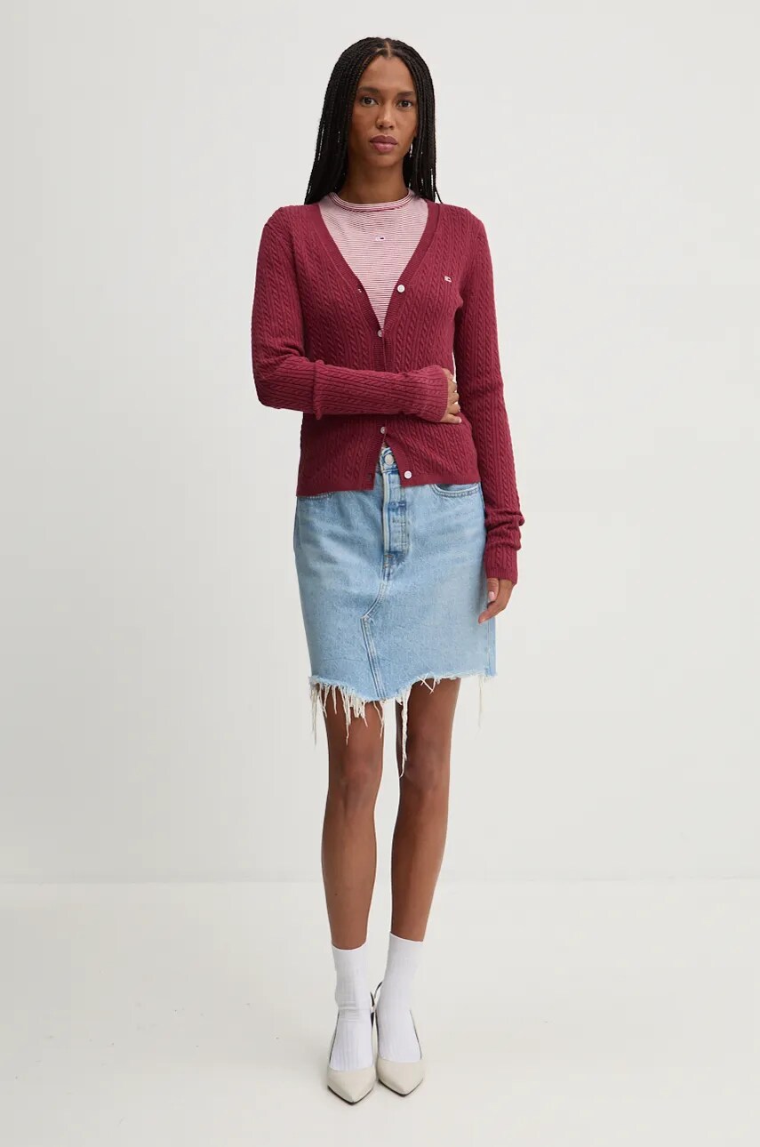 Лонгслив Tommy Jeans женский цвет красный DW0DW19043 Лонгслив Tommy Jeans женский цвет красный DW0DW19043