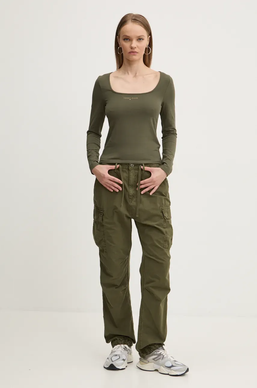 Лонгслив Tommy Jeans женский цвет зелёный DW0DW18791 Лонгслив Tommy Jeans женский цвет зелёный DW0DW18791