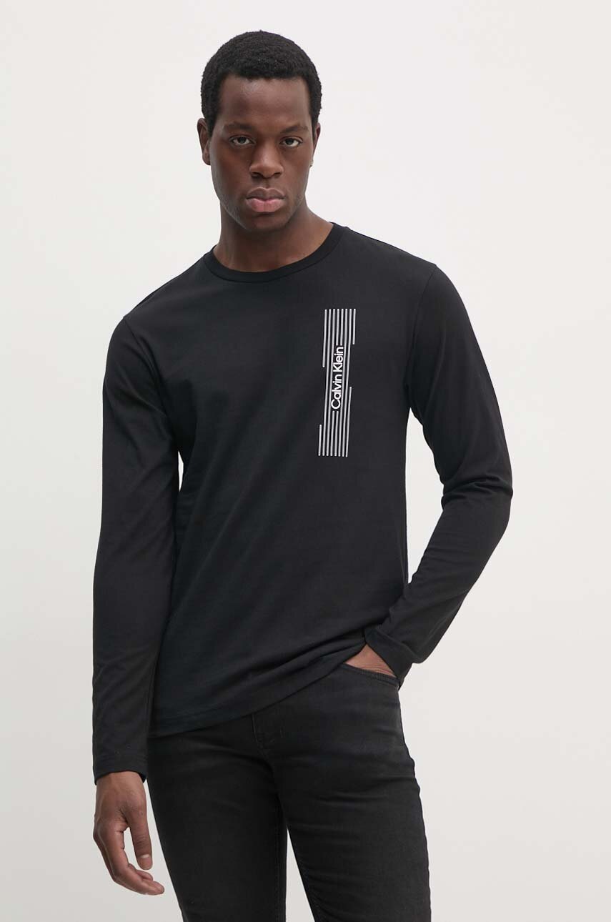 

Памучна блуза с дълги ръкави Calvin Klein в черно с принт K10K113589, Черен