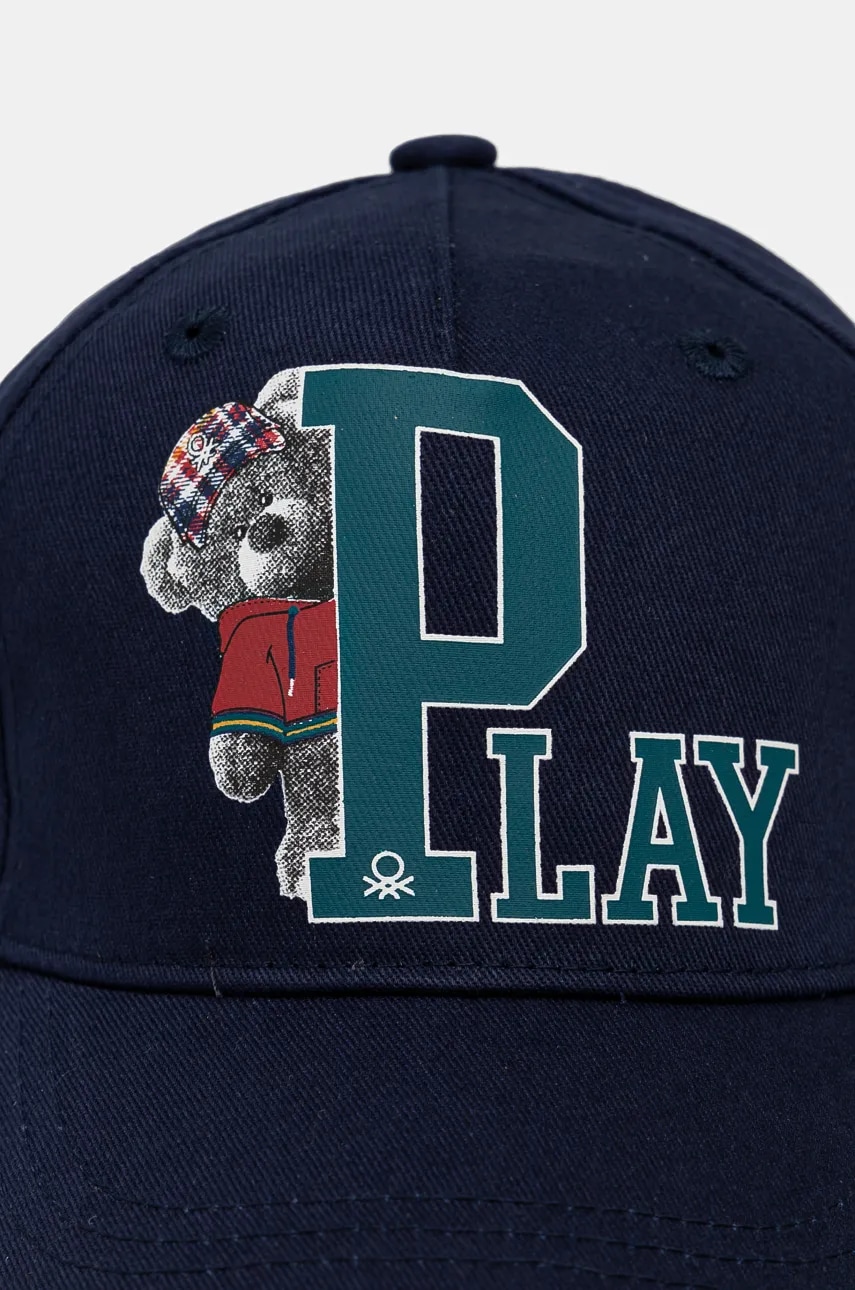 Дитяча бавовняна кепка United Colors of Benetton колір синій з принтом 6G0QGA017 в Тернополі Дитяча бавовняна кепка United Colors of Benetton колір синій з принтом 6G0QGA017 в Тернополі