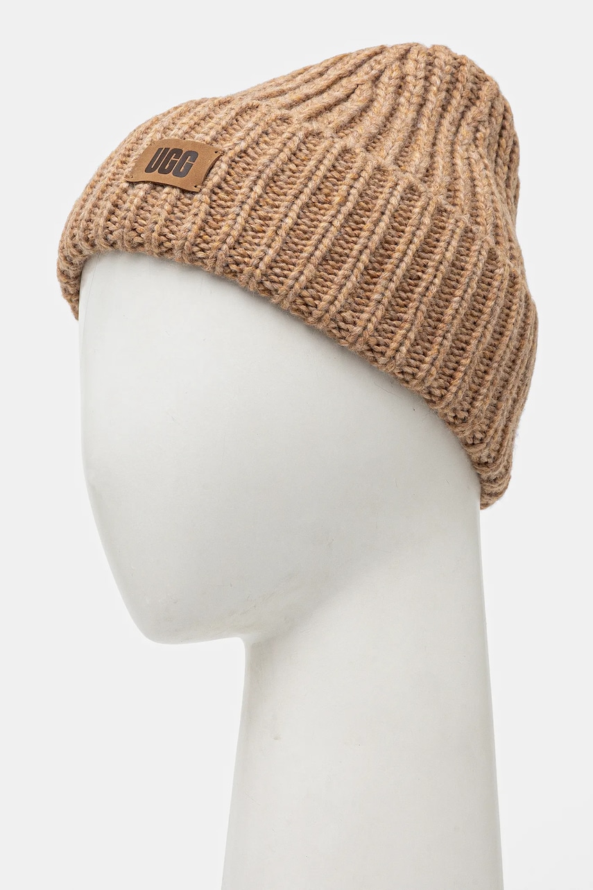 Шапка з домішкою вовни UGG CHUNKY RIB BEANIE колір коричневий з товстого трикотажу 21687 Шапка з домішкою вовни UGG CHUNKY RIB BEANIE колір коричневий з товстого трикотажу 21687