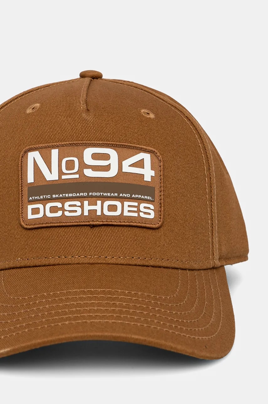 Кепка DC No 94 Snapback цвет коричневый с аппликацией ADYHA04227 Кепка DC No 94 Snapback цвет коричневый с аппликацией ADYHA04227