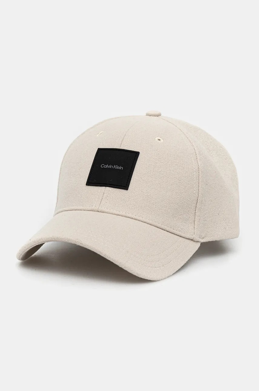 

Шапка с козирка Calvin Klein в бежово с изчистен дизайн K50K512348, Бежов