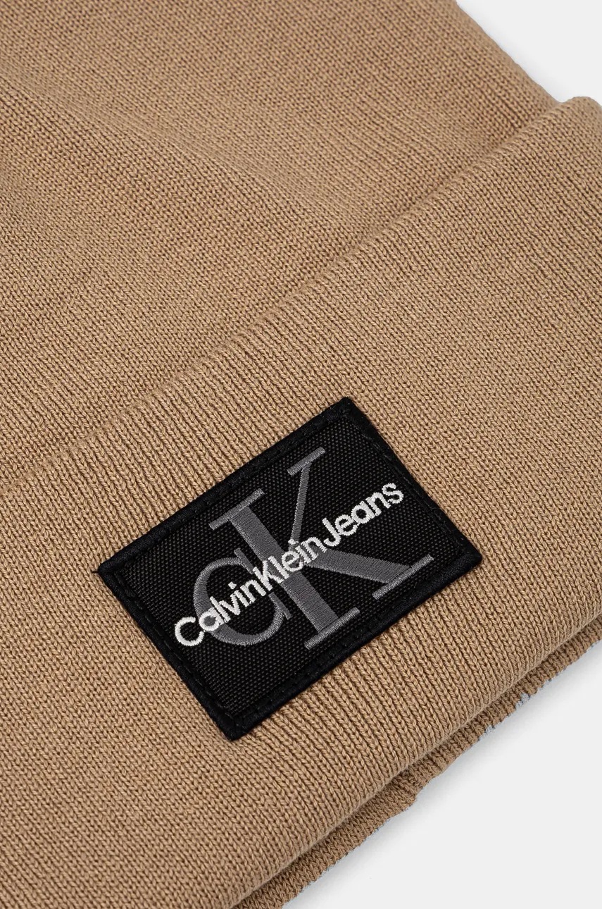 Σκούφος Calvin Klein Jeans χρώμα: μπεζ, K50K512455 φωτογραφία