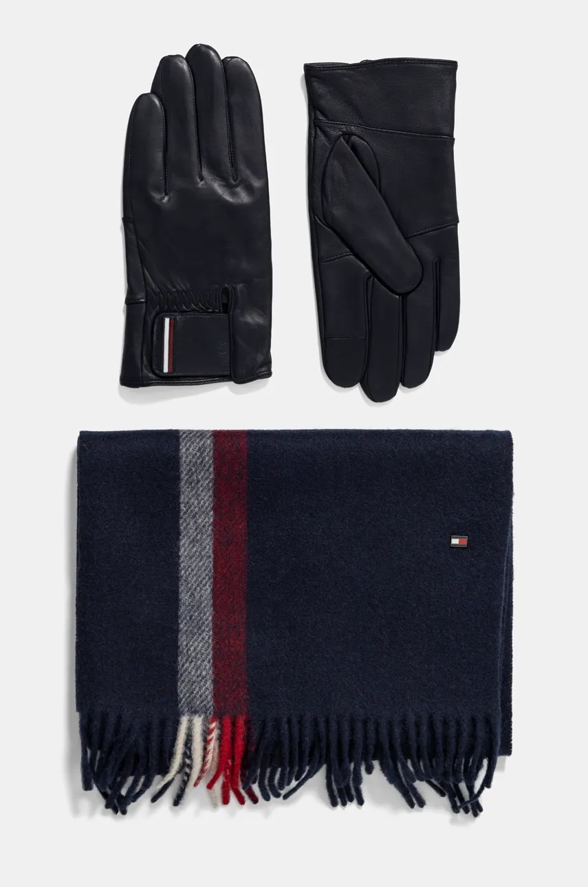 

Шал Tommy Hilfiger мъжки в тъмносиньо с десен AM0AM13143, Тъмносин