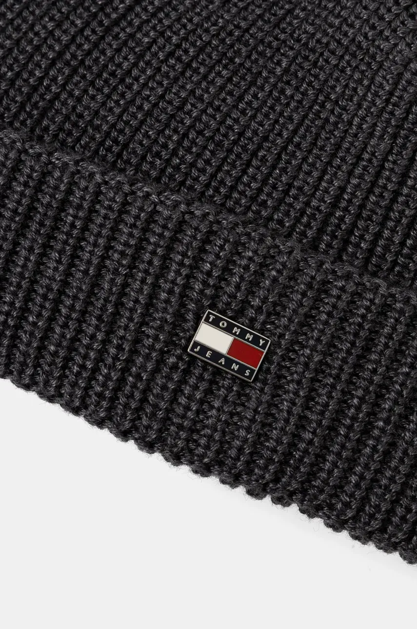 Шапка Tommy Jeans цвет серый AM0AM12635 Шапка Tommy Jeans цвет серый AM0AM12635