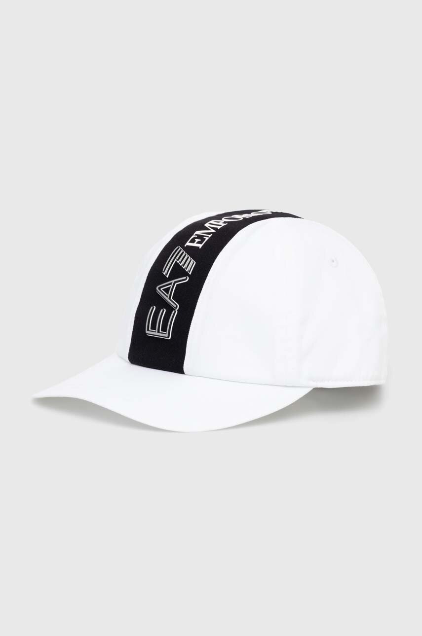 

Памучна шапка с козирка EA7 Emporio Armani в бяло с принт 4F103.245117, Бял