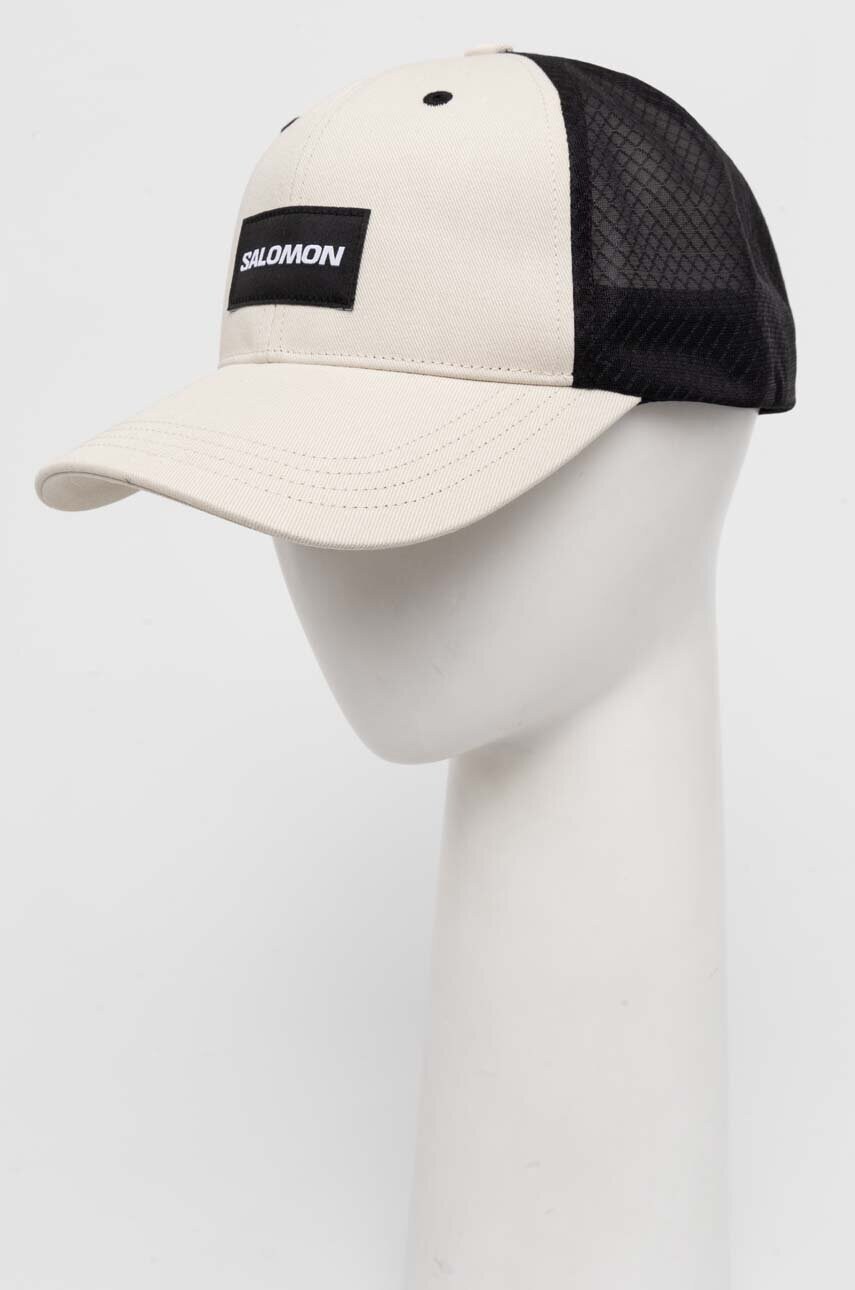 

Шапка с козирка Salomon в бежово с апликация LC2232800, Бежов