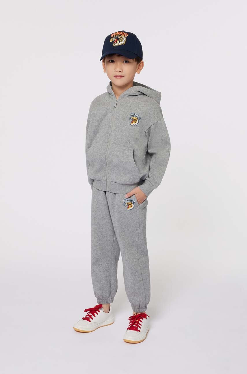 

Детски спортен комплект Kenzo Kids в сиво K60727, Сив
