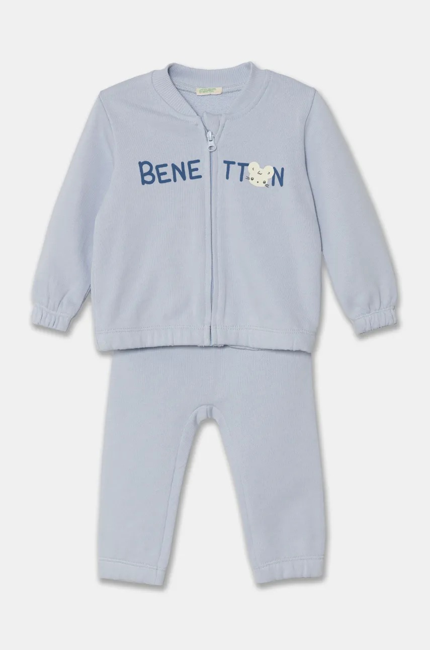 

Бебешки памучен спортен комплект United Colors of Benetton в синьо 3J70AK00R, Син