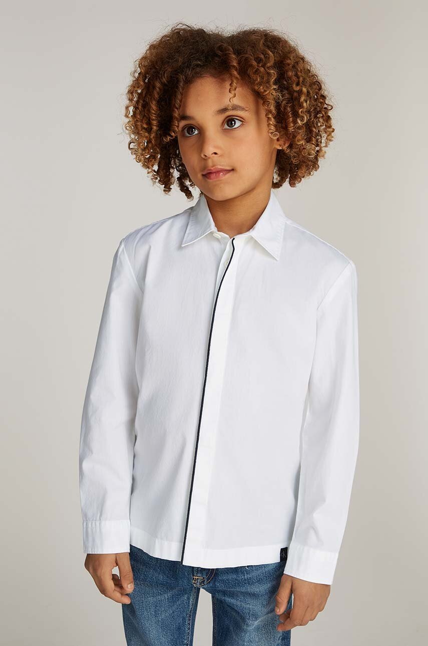 

Детска памучна риза Calvin Klein Jeans в бяло IB0IB02225, Бял