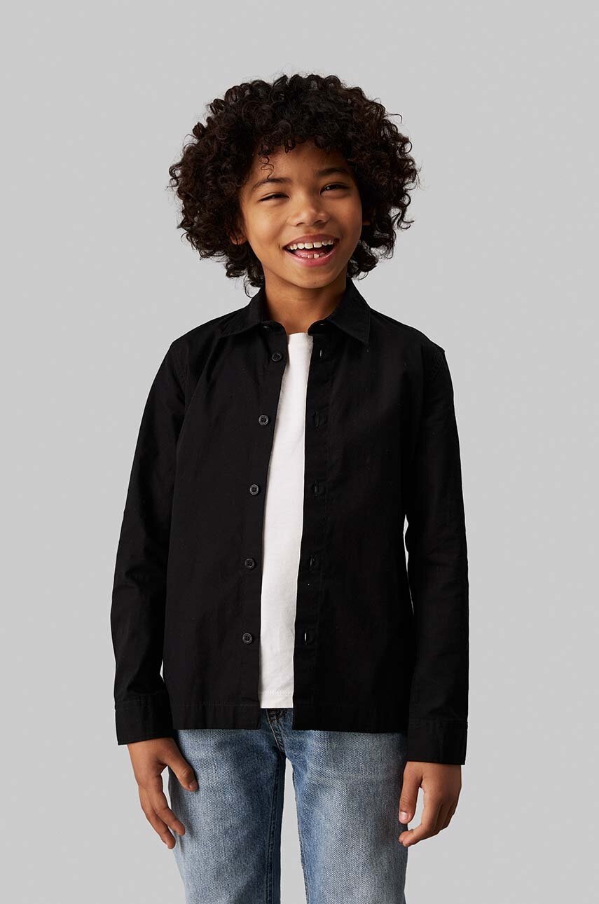 

Детска памучна риза Calvin Klein Jeans в черно IB0IB02290, Черен
