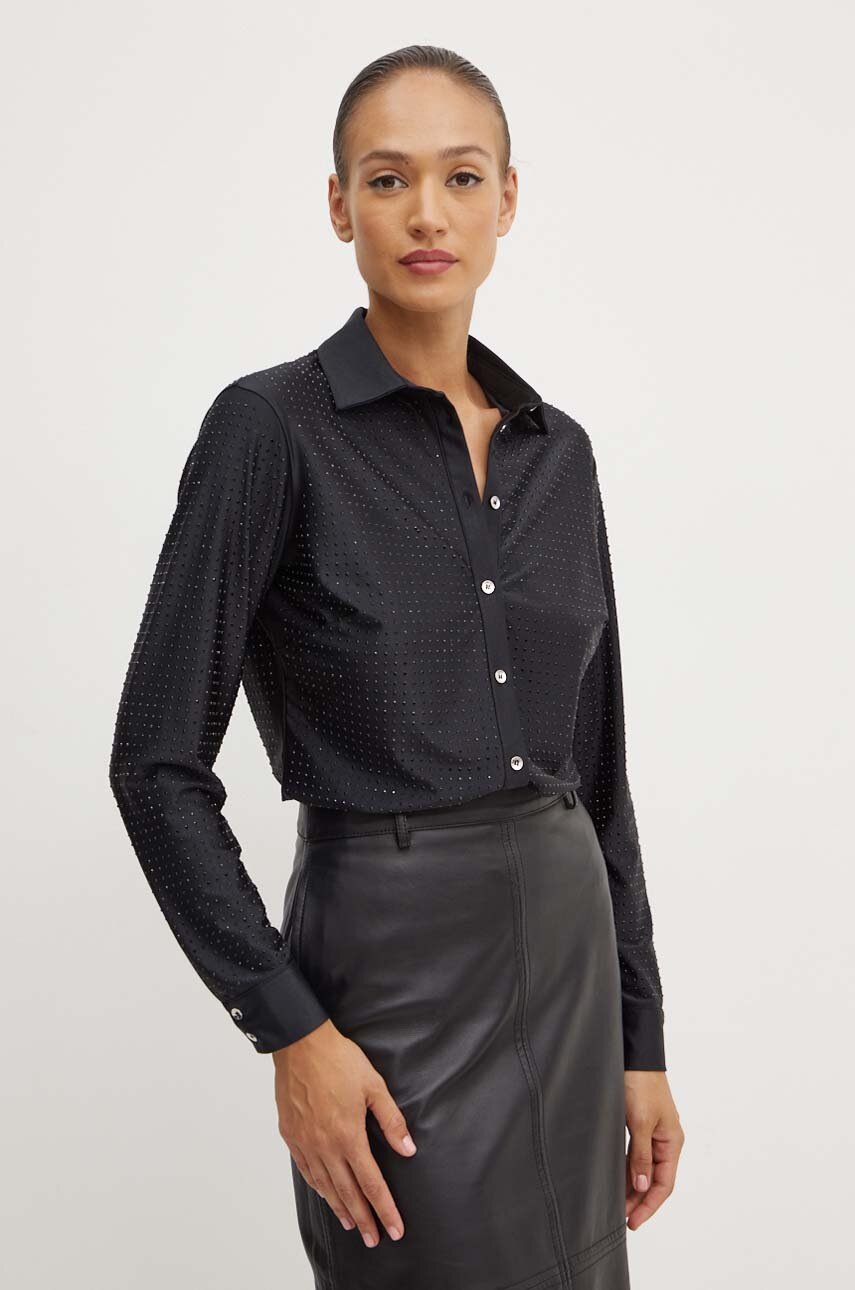 

Риза Guess ELIANA SHINY дамска в черно със стандартна кройка с класическа яка W4YP13 KCC10, Черен