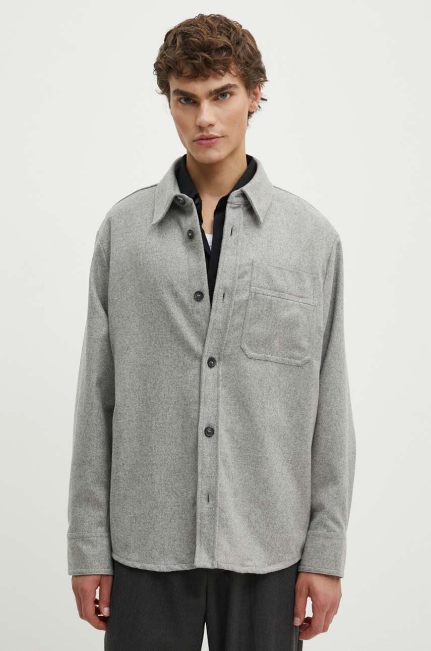 A.P.C. camasa de lana surchemise basile brodee poitrine culoarea gri, cu guler clasic, relaxed, WVBCV.H02918 A.P.C. camasa de lana surchemise basile brodee poitrine culoarea gri, cu guler clasic, relaxed, WVBCV.H02918