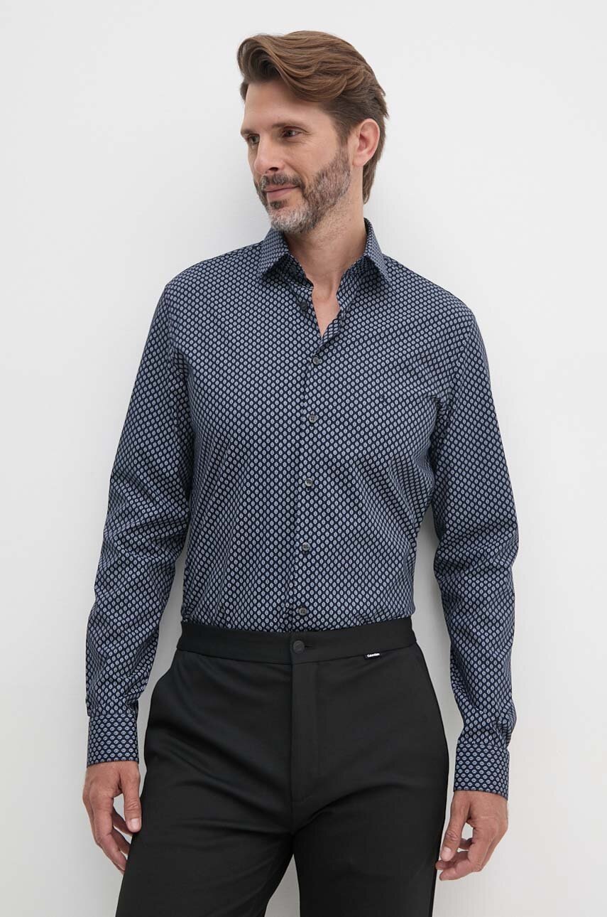 

Риза Calvin Klein мъжка в тъмносиньо с кройка по тялото с италианска яка K10K113545, Тъмносин