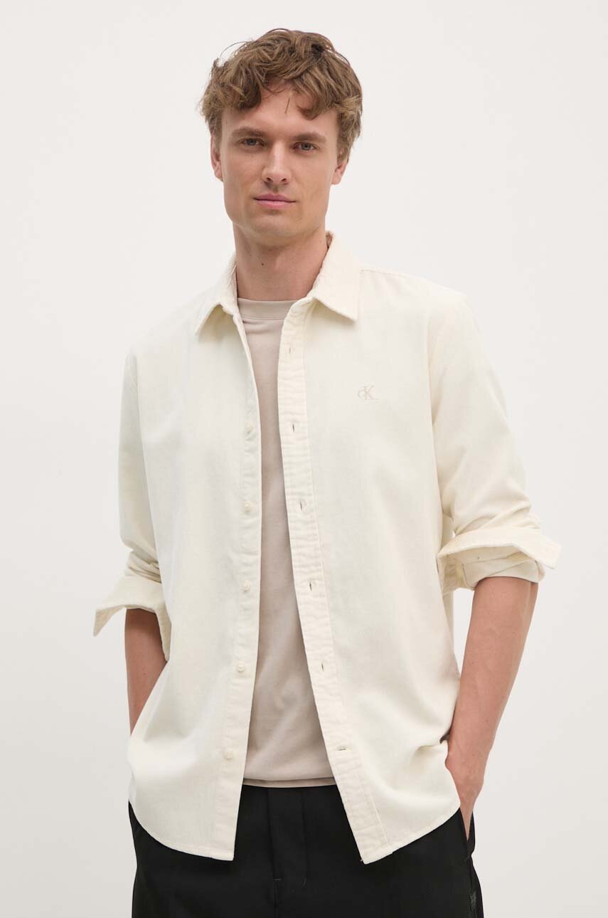 

Джинсова риза Calvin Klein Jeans в бежово със стандартна кройка с класическа яка J30J326188, Бежов