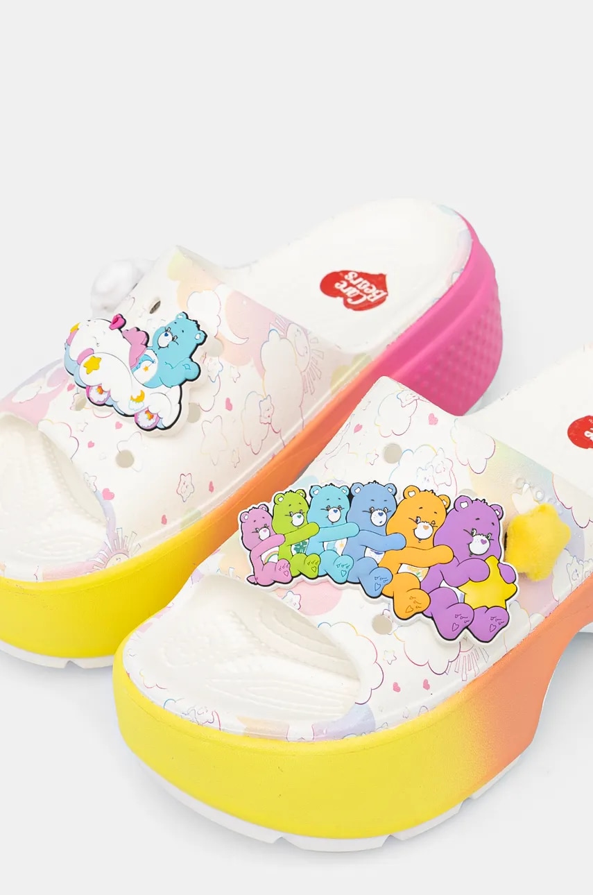 Crocs papuci Care Bears Stomp Slide femei, culoarea alb, cu platforma, 210108 Crocs papuci Care Bears Stomp Slide femei, culoarea alb, cu platforma, 210108