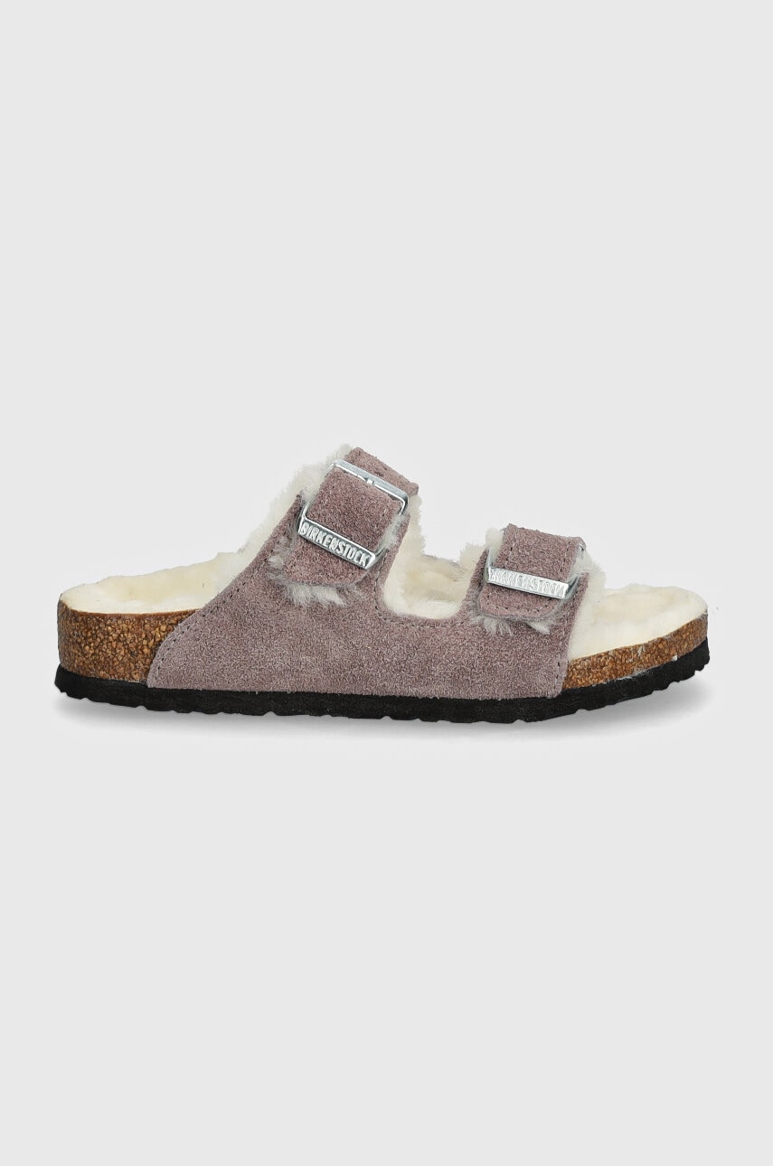 Детские замшевые шлепанцы Birkenstock Arizona Shearling цвет розовый 1027920 Детские замшевые шлепанцы Birkenstock Arizona Shearling цвет розовый 1027920