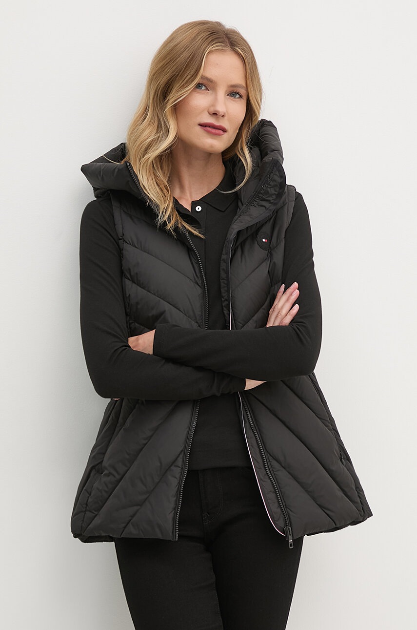 

Пухен елек Tommy Hilfiger дамски в черно зимен модел WW0WW42624, Черен