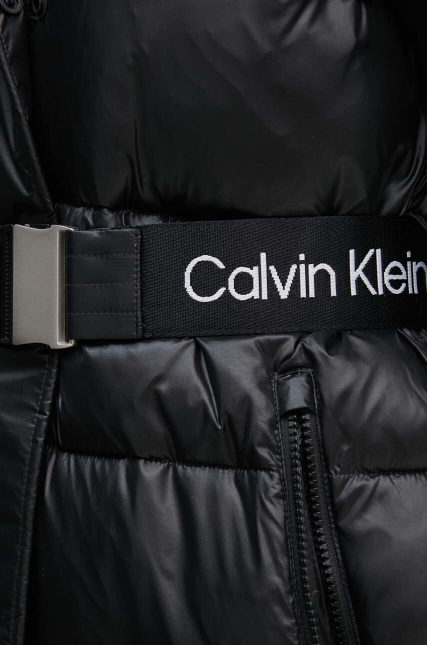 Куртка Calvin Klein Jeans жіноча колір чорний зимова J20J223578 