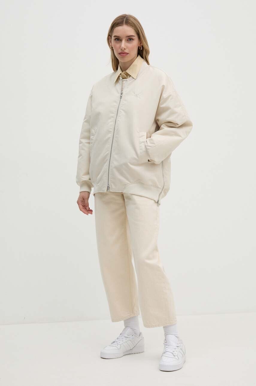 Levně Bomber bunda Calvin Klein Jeans béžová barva, přechodná, oversize, J20J223874