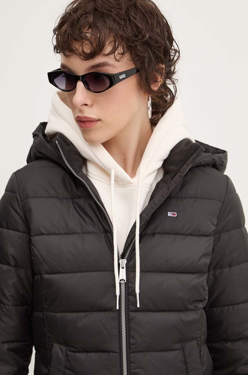Куртка Tommy Jeans жіноча колір чорний зимова DW0DW18311 