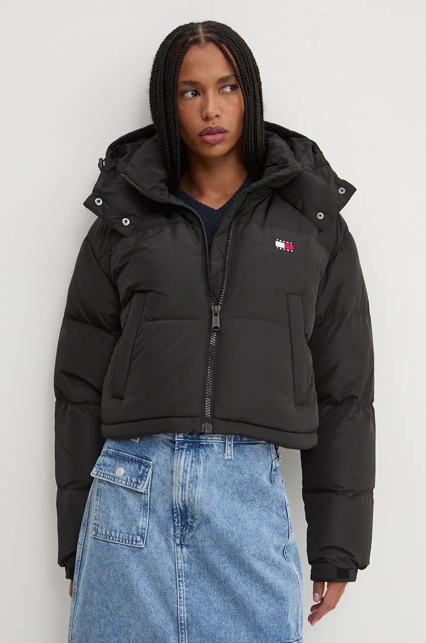 

Пухено яке Tommy Jeans в черно зимен модел DW0DW18609, Черен
