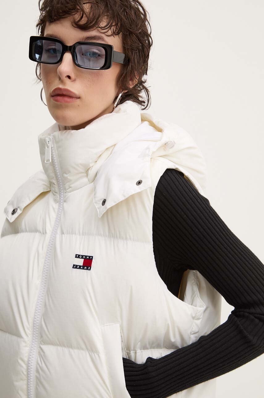 Tommy Jeans vesta de puf femei, culoarea alb, de iarna, DW0DW18611