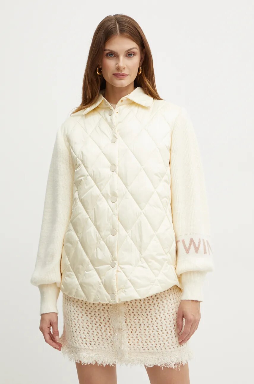 

Яке Twinset в бежово преходен модел 242TP2010, Бежов
