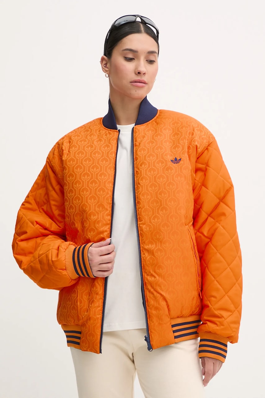 adidas Originals geaca bomber cu doua fete 70s Reversible Oversized Bomber Jacket femei, culoarea portocaliu, de iarna, oversize, JN7657 adidas Originals geaca bomber cu doua fete 70s Reversible Oversized Bomber Jacket femei, culoarea portocaliu, de iarna, oversize, JN7657
