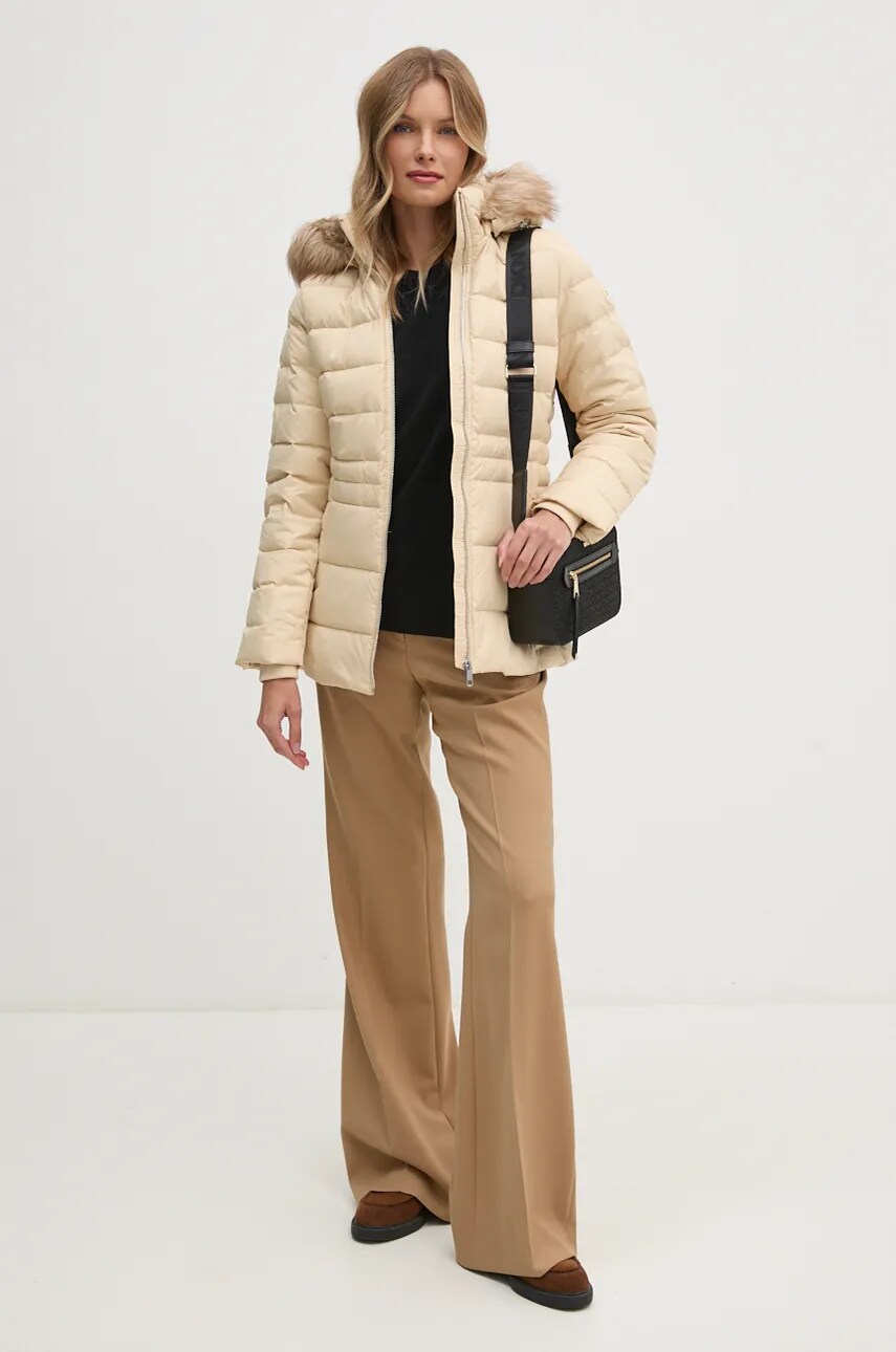 Levně Péřová bunda Tommy Hilfiger dámská, béžová barva, zimní, WW0WW42741