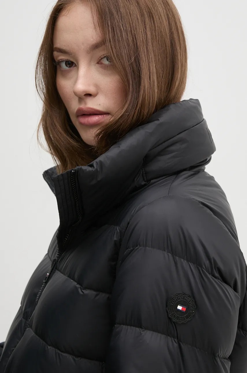 Пухова куртка Tommy Hilfiger жіноча колір чорний зимова WW0WW43118 
