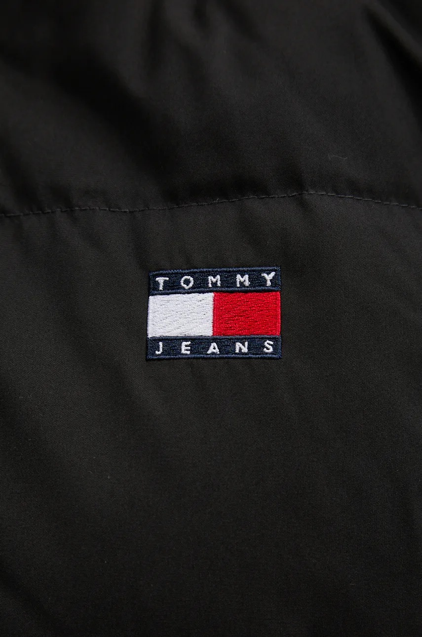 Μπουφάν με επένδυση από πούπουλα Tommy Jeans χρώμα: μαύρο, DW0DW18821 φωτογραφία