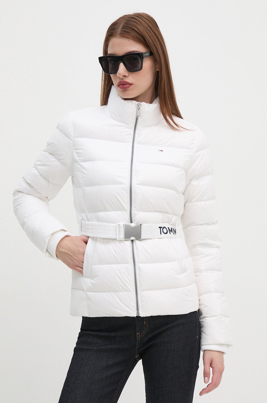 Tommy Jeans geaca de puf femei, culoarea alb, de iarna, DW0DW18826 Tommy Jeans geaca de puf femei, culoarea alb, de iarna, DW0DW18826