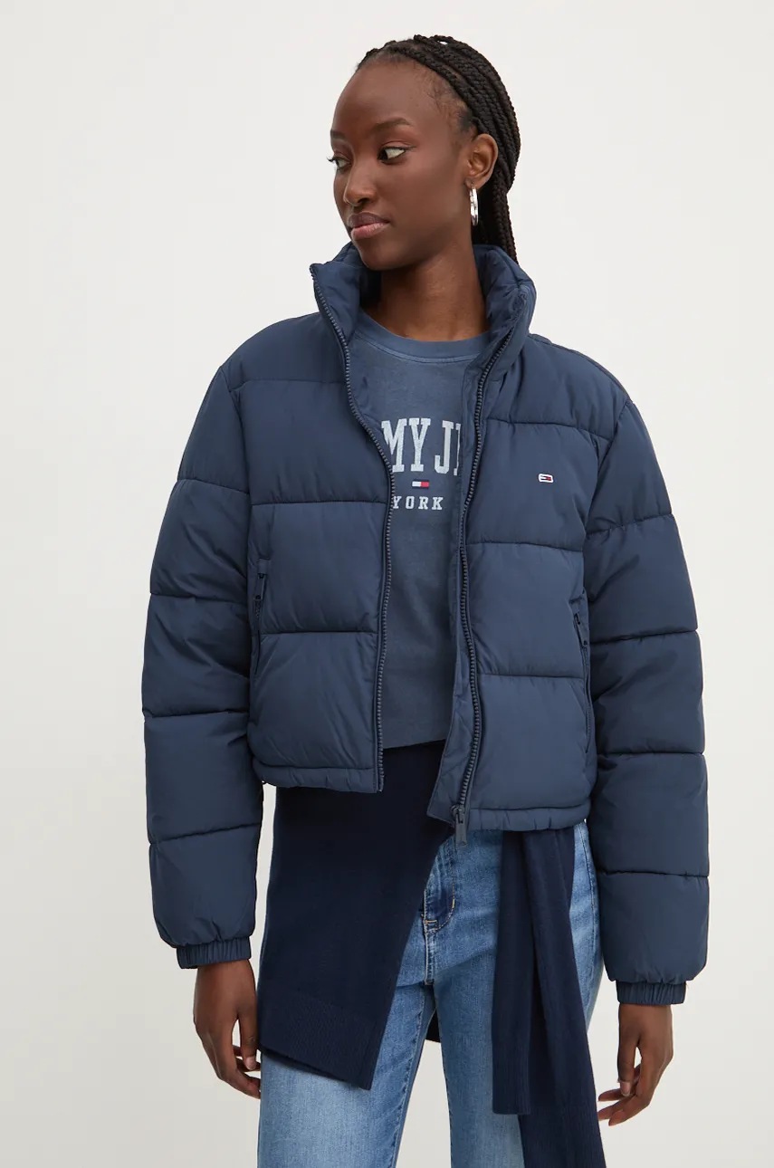 

Яке Tommy Jeans в тъмносиньо зимен модел с уголемена кройка DW0DW18828, Тъмносин